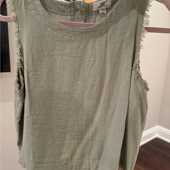Olive Green Sleeveless Top - Picture 2 of 3
